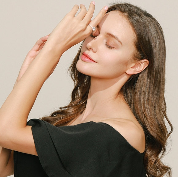 Classic Luxury 3Ct Engagement Ring - Picture 6 of 7